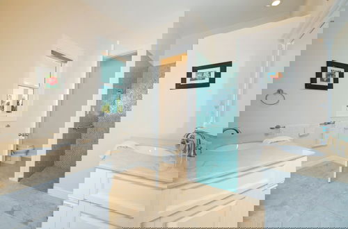 Photo 7 - Buttonwood Bliss: Lux Condo With Views