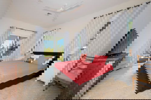 Photo 2 - Buttonwood Bliss: Lux Condo With Views