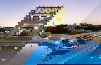 Photo 1 - Villa Noboa Sea View Spacious And Cozy 5bd
