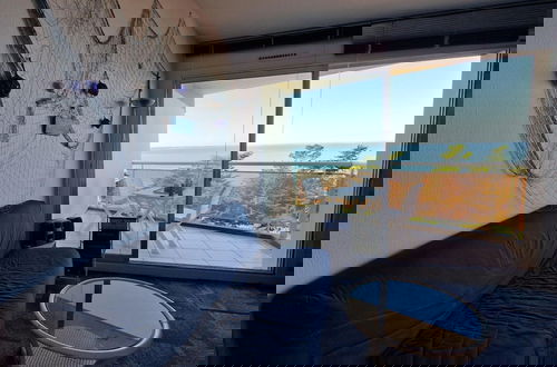 Foto 11 - Apartment With sea View Near Beach
