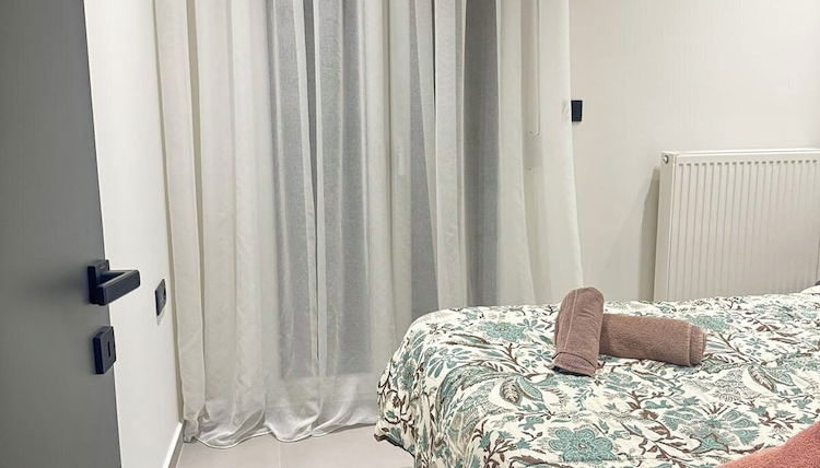 Photo 1 - Luna-Your Urban Stay