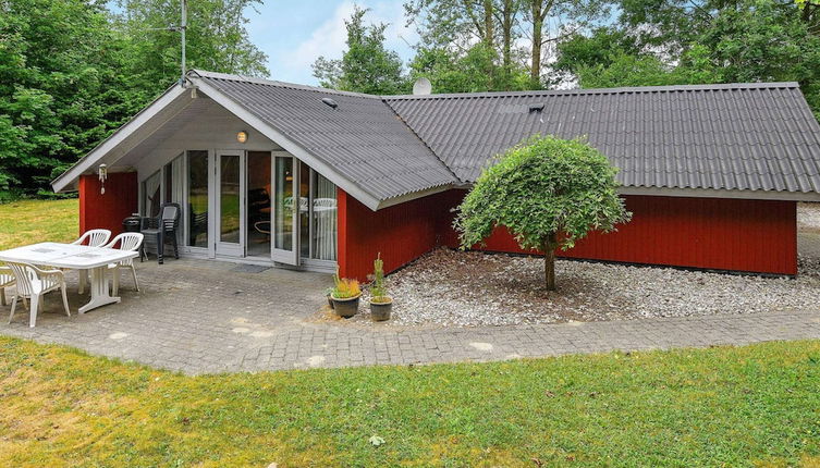 Foto 1 - Bright Holiday Home in Jutland near Lake