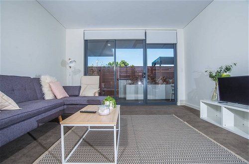 Photo 10 - Cozy One Bed APT Closes To Airport In Arncliffe