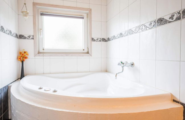 6 Person Holiday Home in Henne - Foto 3