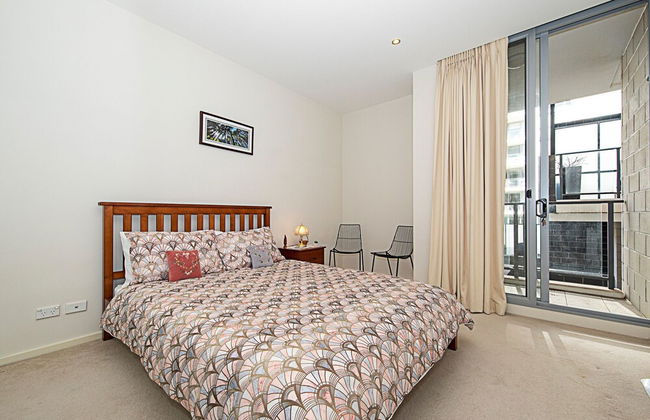 Spacious 1-Bedroom Apartment With Parking - Photo 3
