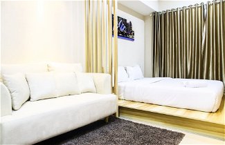 Foto 1 - Modern Style The Oasis Studio Apartment with Comfortable Sofa