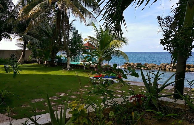 Ocho Rios Beach Resort at ChrisAnn - Photo 20