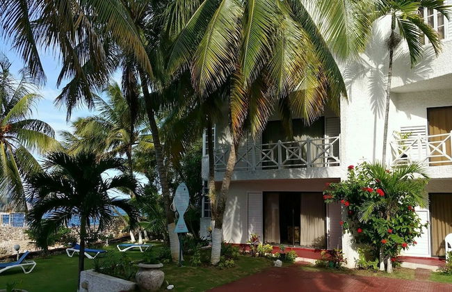 Ocho Rios Beach Resort at ChrisAnn - Photo 25