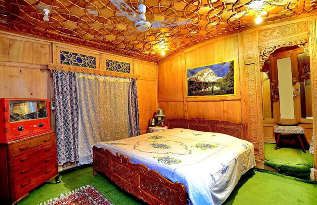 Golden Crest Houseboats - Photo 10