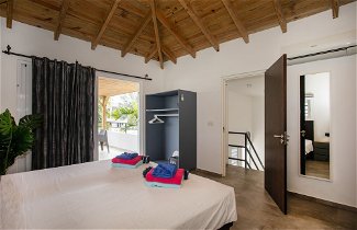 Foto 3 - Casa Maria Curacao. Luxury 6 Bedroom Villa Next to Supermarket & Jan Thiel Beach