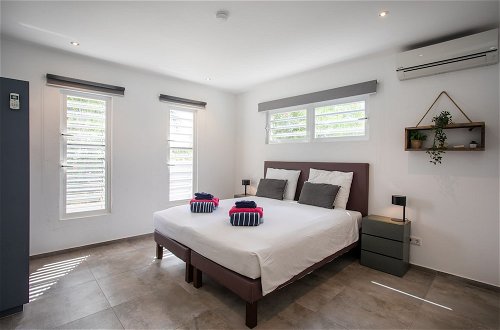 Photo 5 - Casa Maria Curacao. Luxury 6 Bedroom Villa Next to Supermarket & Jan Thiel Beach