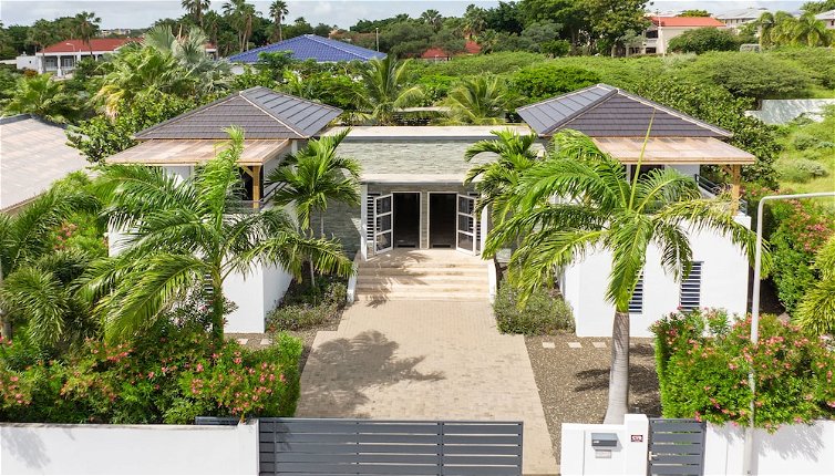 Foto 1 - Casa Maria Curacao. Luxury 6 Bedroom Villa Next to Supermarket & Jan Thiel Beach