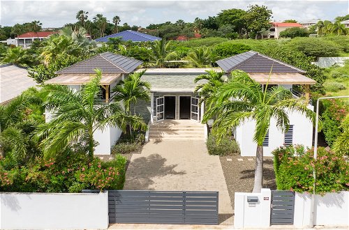 Foto 1 - Casa Maria Curacao. Luxury 6 Bedroom Villa Next to Supermarket & Jan Thiel Beach