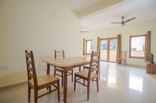 Photo 15 - OYO 18720 Home Alluring 3BHK Dona Paula