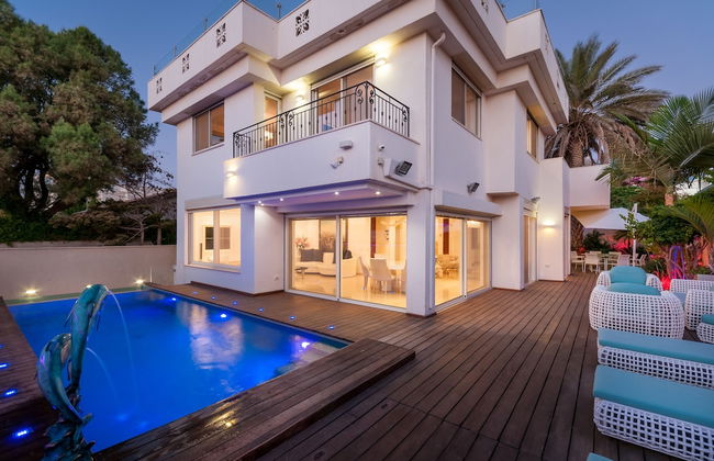 Luxurious Villa with great location - Foto 1