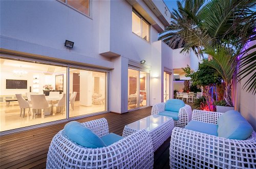 Foto 49 - Luxurious Villa with great location