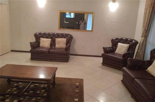 Photo 22 - Charming 6-bed House With Swimming Pool in Harare