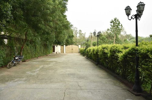 Foto 11 - Remarkable 6-bedroom Farmhouse in South Delhi