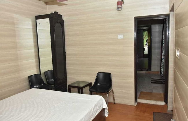 Remarkable 6-bedroom Farmhouse in South Delhi - Photo 1