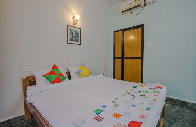 OYO 14181 Home Garden View Studio Morjim Beach - Foto 6