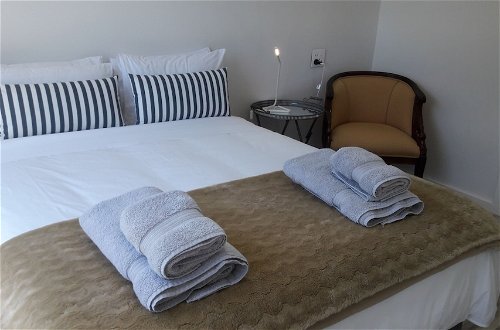 Photo 3 - Camps Bay Apartment