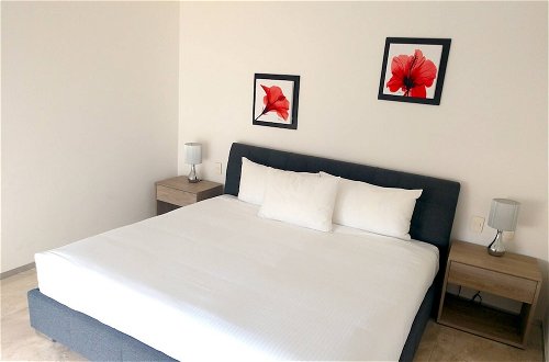 Foto 4 - Close To Mamita's Beach, 2 Br for up to 5 Sleeps and Rooftop Pool