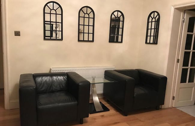 3-bed Semi-detached House, Wifi, Parking, Outdoor Space - Foto 19