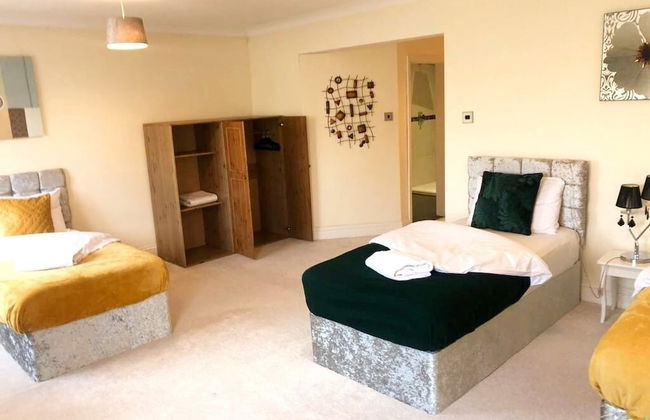 3-bed Semi-detached House, Wifi, Parking, Outdoor Space - Foto 6