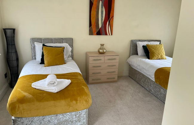 3-bed Semi-detached House, Wifi, Parking, Outdoor Space - Foto 5
