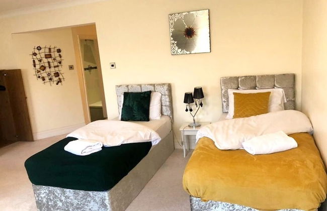 3-bed Semi-detached House, Wifi, Parking, Outdoor Space - Foto 9