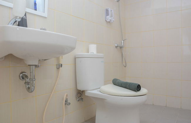 Comfy and Minimalist Studio at Amethyst Apartment - Foto 12