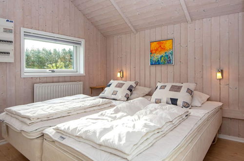 Photo 8 - 8 Person Holiday Home in Hovborg