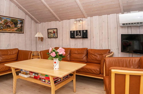 Photo 15 - 8 Person Holiday Home in Hovborg