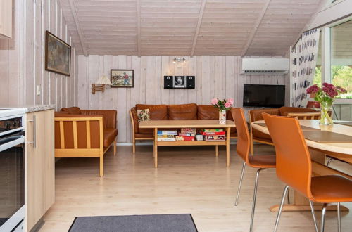 Photo 13 - 8 Person Holiday Home in Hovborg