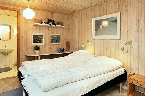 Foto 5 - Cozy Holiday Home in Oksbøl near Beach