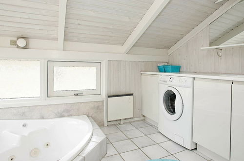 Photo 3 - 5 Person Holiday Home in Hals