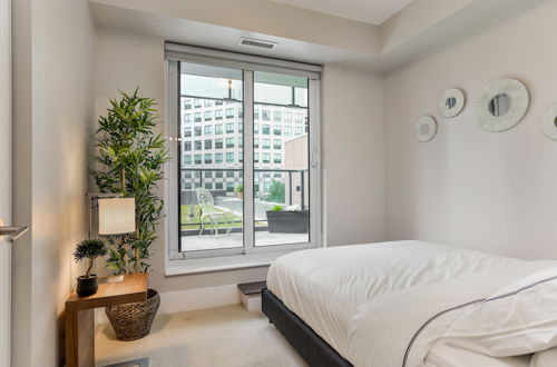 Photo 5 - QuickStay - Breathtaking 3-Bedroom in the Heart of Downtown