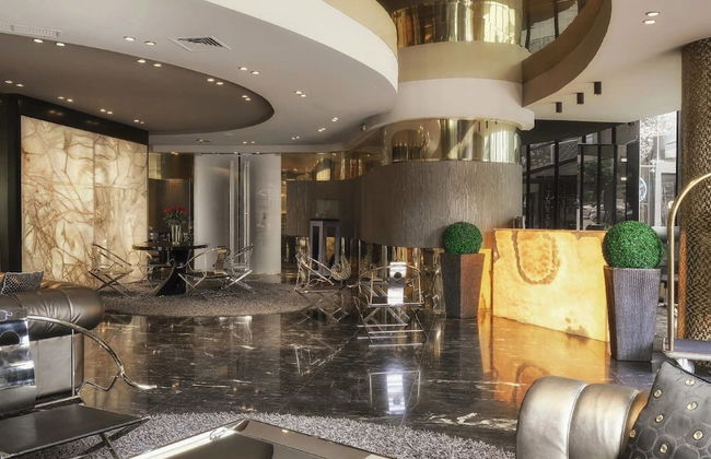 Hotel Emirates - Photo 3