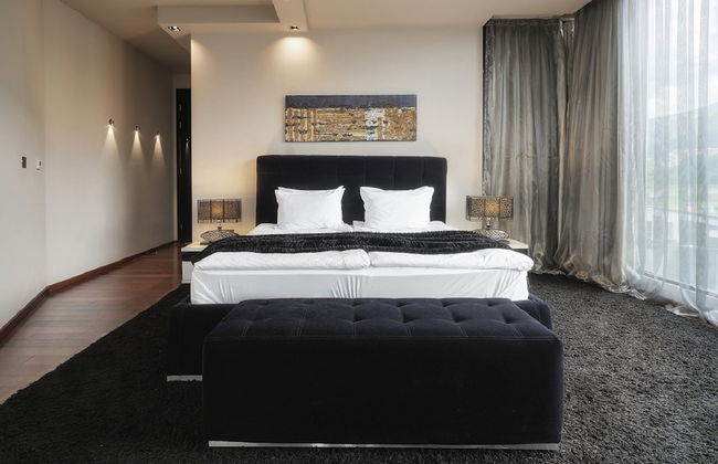 Hotel Emirates - Photo 8