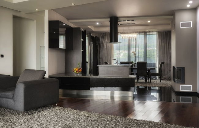 Hotel Emirates - Photo 12