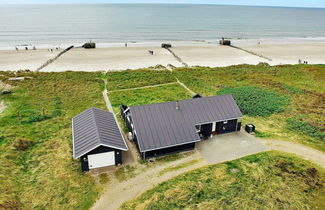 Foto 1 - 6 Person Holiday Home in Blavand