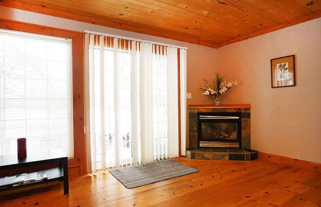 Muskoka Cottage Beautiful Lake View - Photo 5