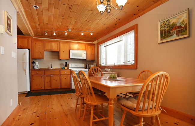 Muskoka Cottage Beautiful Lake View - Photo 4