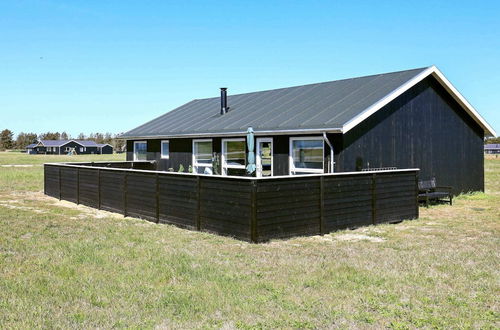 Foto 1 - 6 Person Holiday Home in Lokken