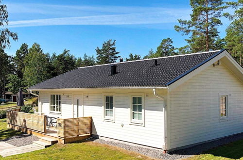 Foto 1 - 6 Person Holiday Home in Figeholm