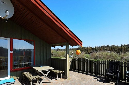 Foto 18 - 10 Person Holiday Home in Lokken