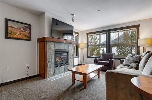 Photo 18 - LARGE 2-Br 2-Ba | Ski In/Out | Pool & Hot Tubs | Central Upper Village Location