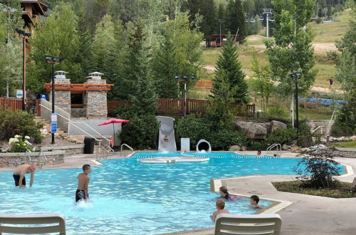 Foto 12 - TOP FLOOR in Panorama Resort | TRUE Ski In/Out | Indoor Access to Pool & HotTubs