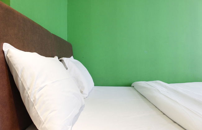 Compact Studio Room The Jarrdin Cihampelas Apartment - Foto 2