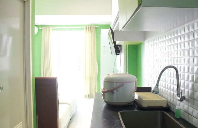 Compact Studio Room The Jarrdin Cihampelas Apartment - Foto 12